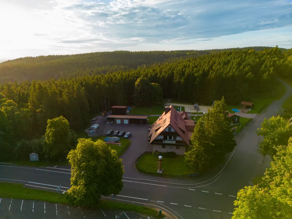 Heuberghaus - Berggasthof von oben